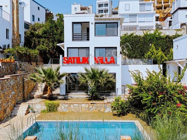Gümüşlük Havuzlu Bahçeli Manzaralı Yeni Müstakil Tripleks Villa