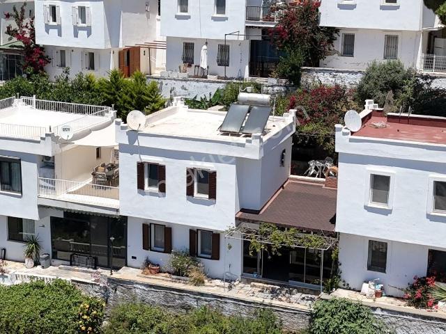 Gümüşlük Koyunbaba’da Eşsiz Manzaralı 3+1 Dubleks! Teraslı, Bahçeli, Havuzlu Ve Masrafsız!
