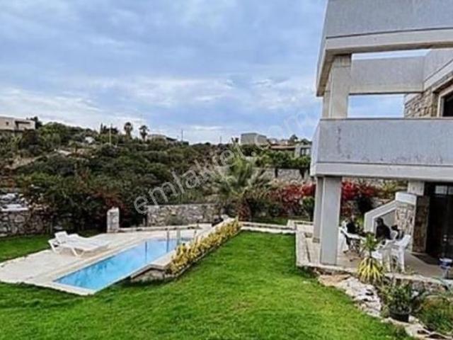 Gümüşlükte Deniz Manzaralı, Özel Havuzlu & Tam Donanımlı Tatil