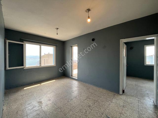 Gümüşpala Pazar Yeri Yakını Deniz Manzaralı Teraslı 2+1 Kiralık