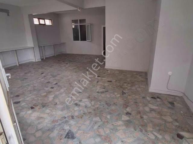 Gümüşpala'da Ulaşıma Yakın Kiralık 90m2 Düz Giriş Dükkan.