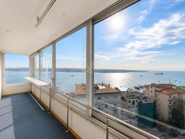 Gümüşsuyu'nda Deniz Manzaralı 5+1 Kiralık Ofis 300m²
