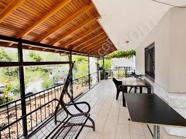 Gümüldür De Geniş Teraslı, 4+1, Köşe,satılık,yazlık,villa