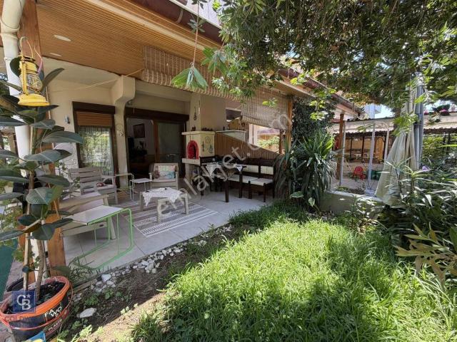 Gümüldür Merkezde Plaja 200 M 5+1 Müstakil Villa