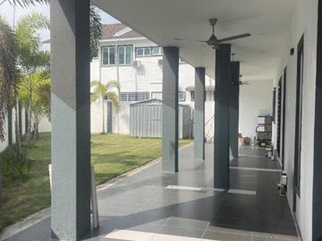 Gunung Rapat Corner House