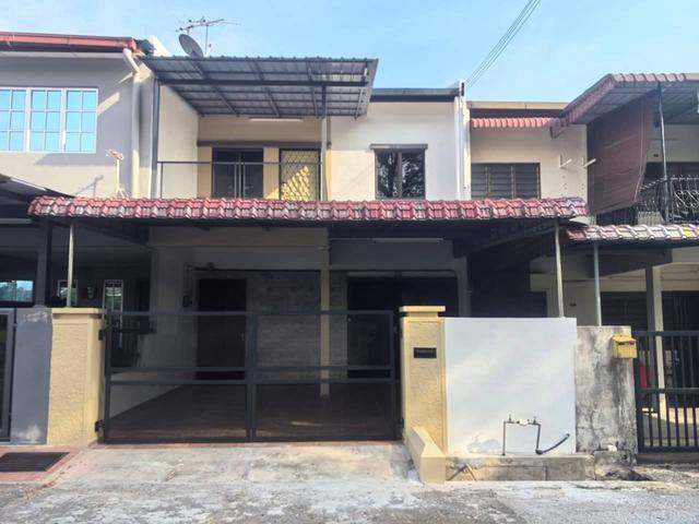 Gunung Rapat Ampang Double Storey 4R3B Facing Field