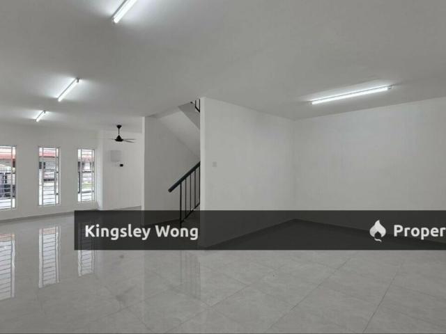 Gunung Rapat Pekan Razaki Double Storey Terrace House Newly renovated Near Ampang Ipoh Simpang Pulai