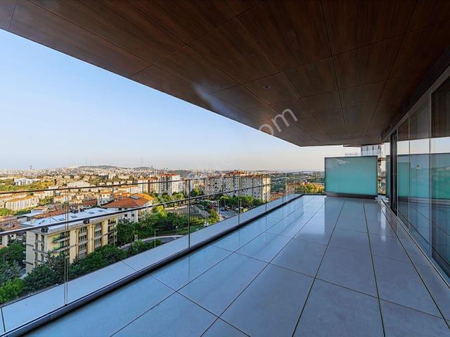 Güncel 400m2 Boğaz Manzaralı Zorlu Center Ofis
