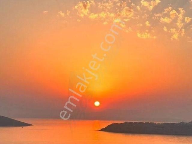 Gündoğan Da Harika Manzaralı Bakımlı Plajlı Sitede Bol Güneşli Tatil Keyfi.