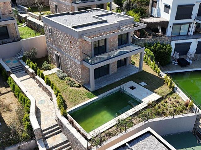 GündoğanKüçükbük Denize Yürüme Mesafesinde Satılık 4+1 Villa