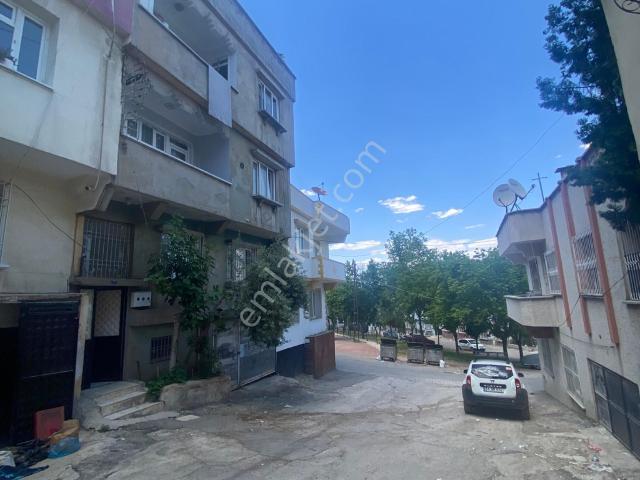 Güneş De 109m 3 Kat,1 Teras, Garajlı, Doğalgazlı 3 Er Odalı Temiz Ev
