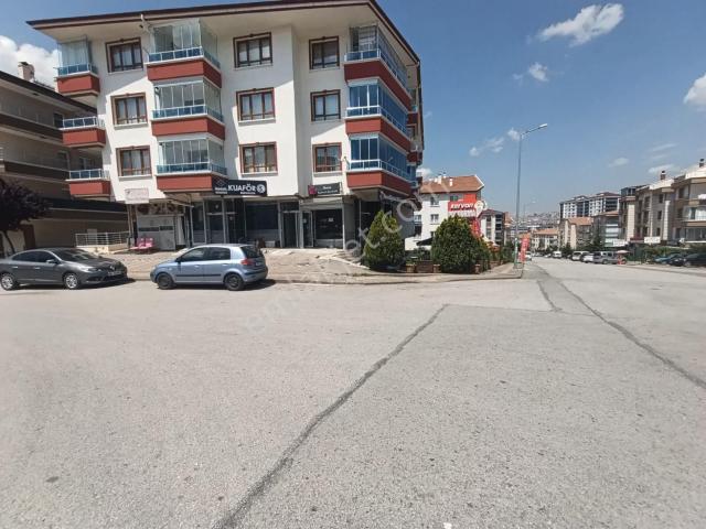 Güneşevlerde Sağlık Ocağı Ve Nazım Hikmet K.m Yakını 80m2 Dükkan