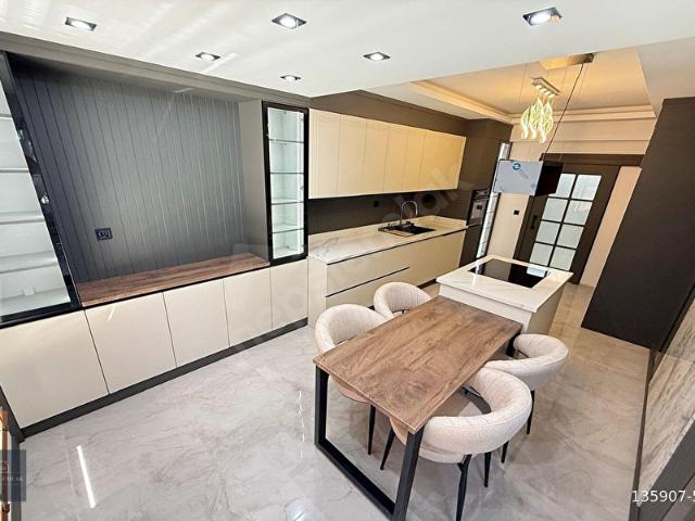 GÜNEŞ EMLAK*MERKEZİ KONUMDA ULTRA LÜKS KATTA 4+1 SATILIK DAİRE