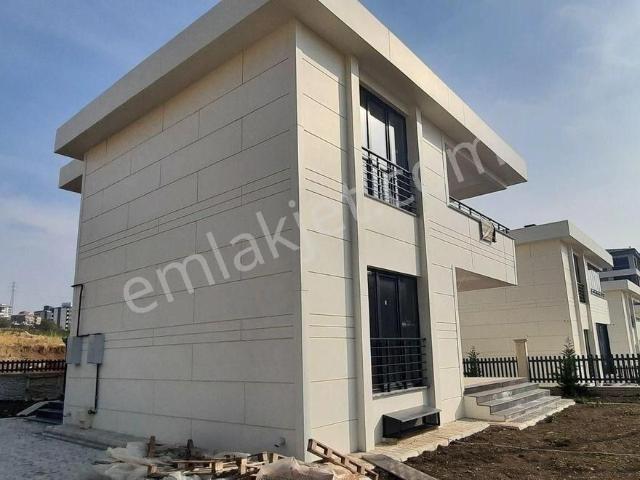 Güneşli Mahallesinde Oturuma Hazır 4,5+1 Sıfır Villa