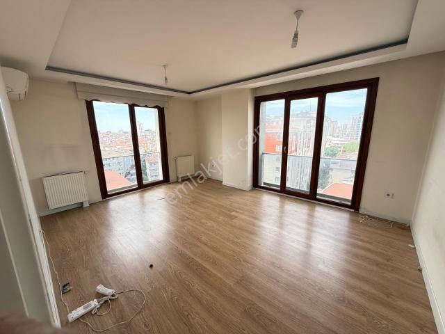 Güneşli'de Cadde Üzeri Ulaşımı Kolay Site İçi Kiralık 2+1 Daire