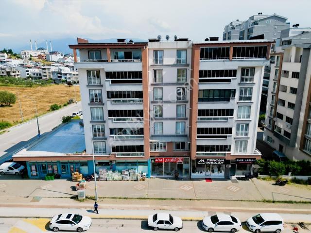 Güneştepe Kamelya Caddesi Üzerinde 3+1 Arakat
