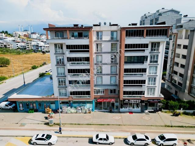 Güneştepe Kamelya Caddesi Üzerinde 3+1 Arakat