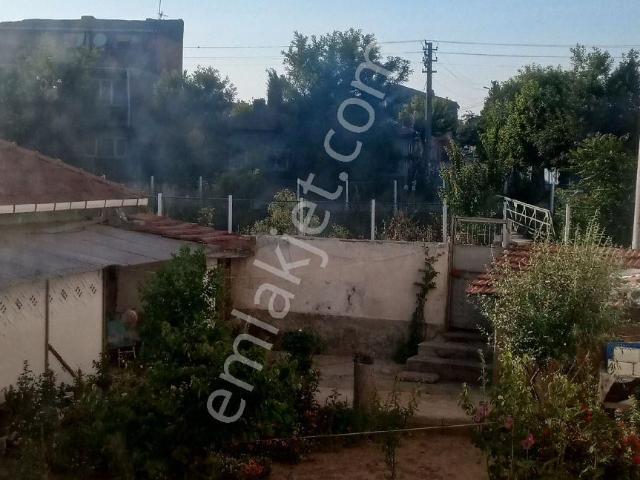 Güney Cepheli Çok Güzel Güneş Gören Anadolu Üniversitesi'ne 100 Metre Mesafede 1+1 Apart Daire