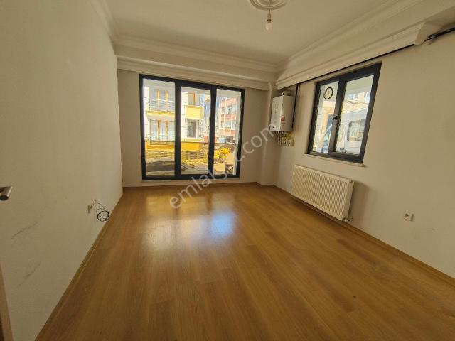 Güneyden Temiz 2+1.80m2 Açık Mutfaklı Ara Kat Daire