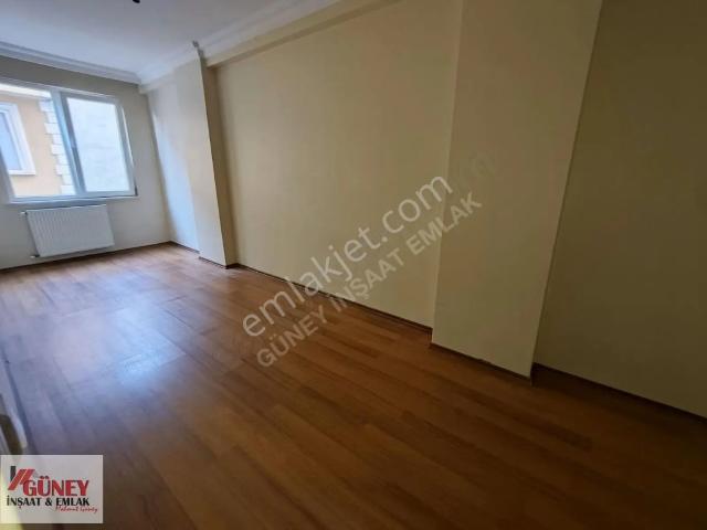 Güneyden Karanlık Odasız 2+1.85m2 Ara Kat Kiralık Daire
