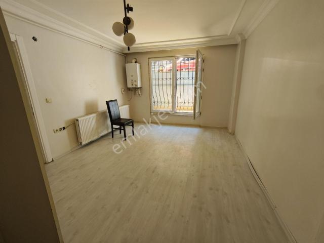 Güneyden Karanlık Odasız Kendine Ait Teraslı 2+1.70m2 Bahçe Katı