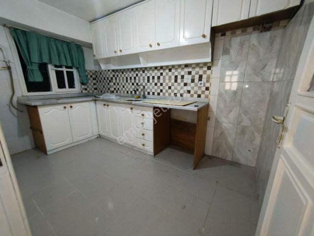 Güneyden Metroya 10 Dakika Yürüme 2+1.90m2 Ara Kat Daire