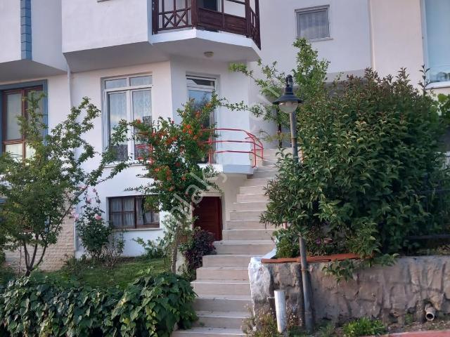 Güneyli'de Satılık Eşyalı Triplex Yazlık
