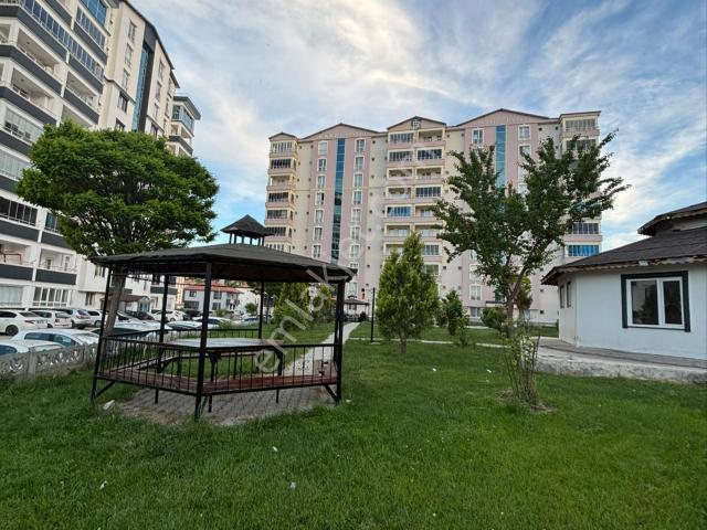 Güngör Emlaktan Güzelyurt Mahallesi Prestijevlerinde Satılık Daire