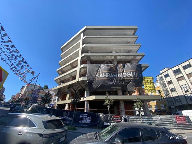 GÜNGÖREN KALE CENTER KARŞISINDA KİRALIK İŞYERİ KATLARI