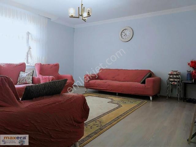 Güngören Merkez Mahallesinde 3+1 120 M2 Doğalgaz Kombili