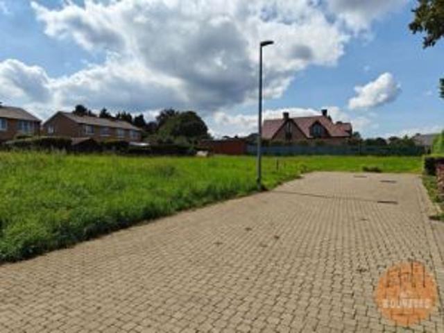 Gunstig gelegen bouwgrond voor halfopen bebouwing in woonerf