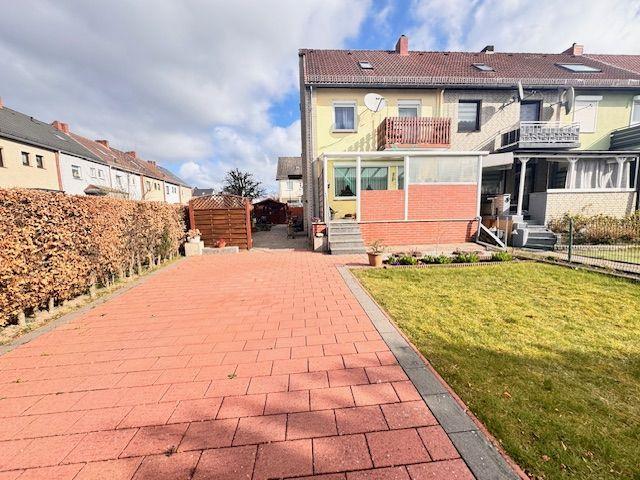 Günstig Wohnen und doch im Eigenheim zuhause Attraktives Reihenendhaus auf Pachtgrundstück