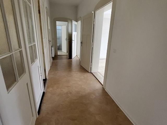 Günstige 5 Raum Wohnung in Randlage zu vermieten