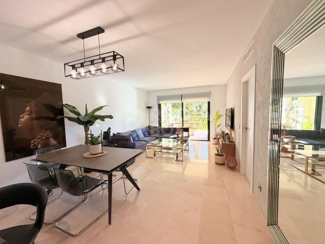 Guadalcántara Golf | Renovated ground floor apartment with private garden | Balay Crystal kitchen | 24 hour security