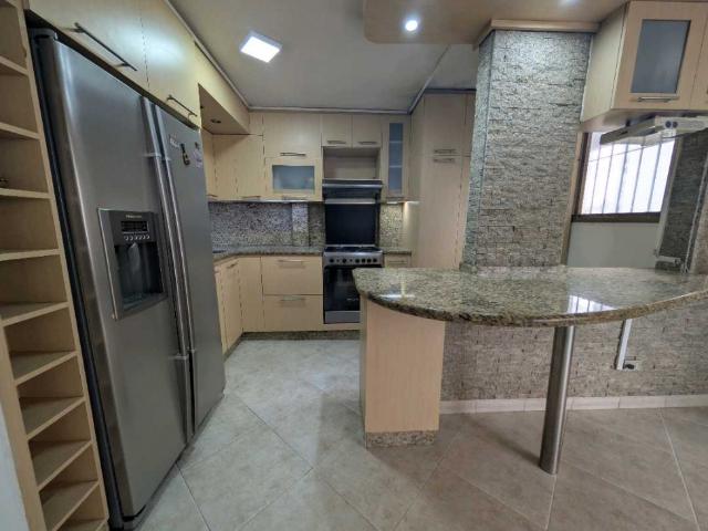 GUAICAY APARTAMENTO ALQUILER 73M2 2H2B1P Amoblado