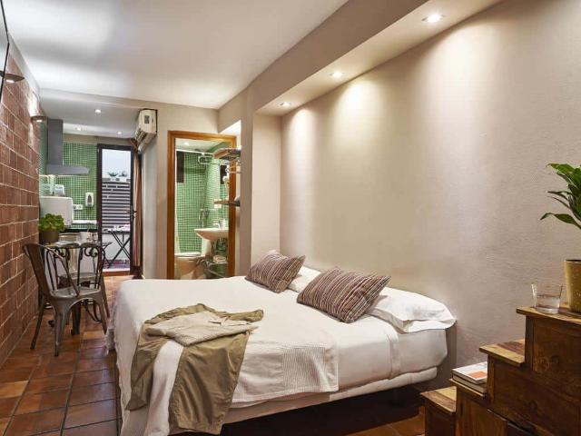 Guardia DW2 903 · Comfy studio steps from Ramblas