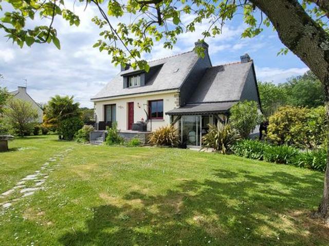 Guégon – Maison familiale de 121 m² avec vie de plain pied