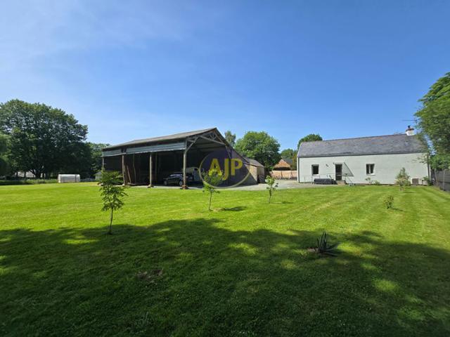 Guemene Penfao maison et 280 m² dépendances 3210 m² T