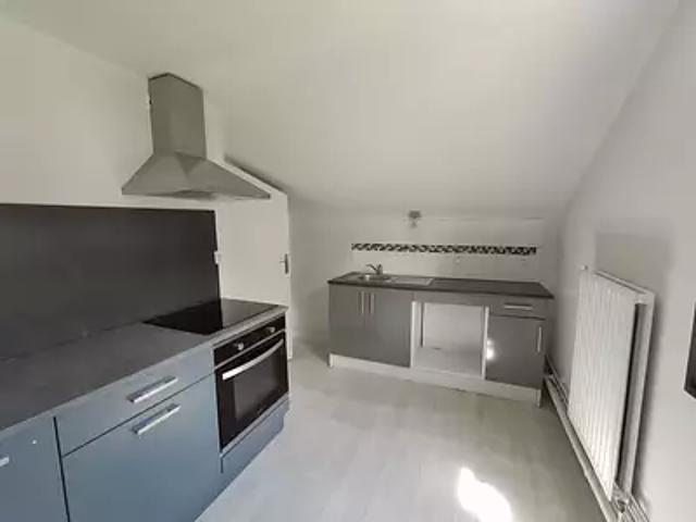 Guéret 23000 Location appartement 2 pièces t2 au dernier étage cave