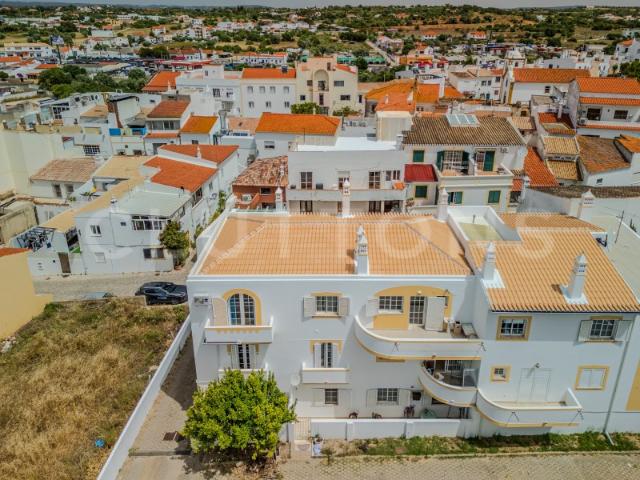 GUIA Espaçoso Apartamento T2+1 com Vista sobre a Vila