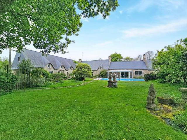 GUIDEL: Belle propriété de plus de 300 m²