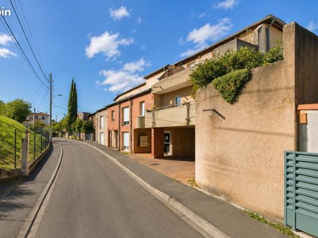 Guilheméry T2 meublé libre et au calme Garage