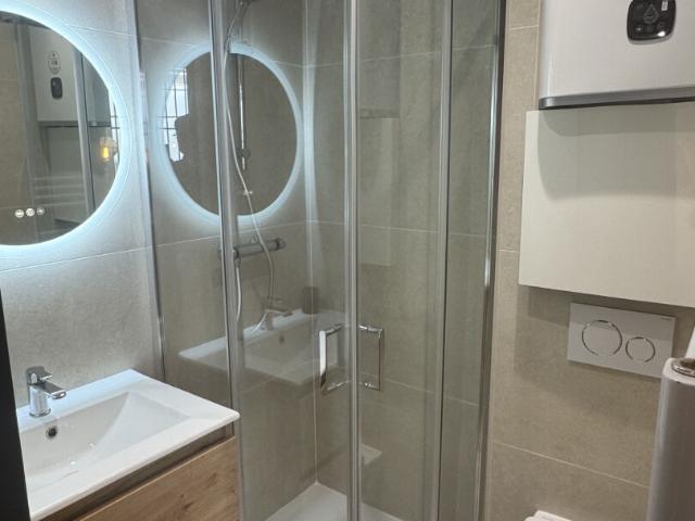GUILHEMERY/GLOIRE STUDIO MEUBLE 17.78 M2