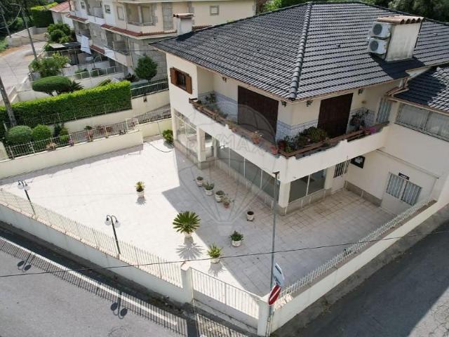 Guimarães Guimarães 102798356