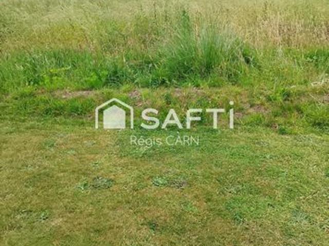 GUIPAVAS: terrain constructible de 680 m², libre de constructeur hors lotissement