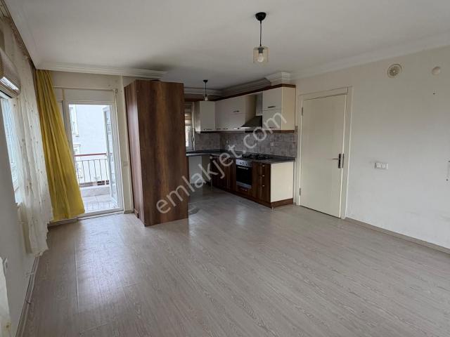 Gujan Ceyhan'dan Erenköy Mah Ara Kat Kiralık 2+1 Geniş Daire