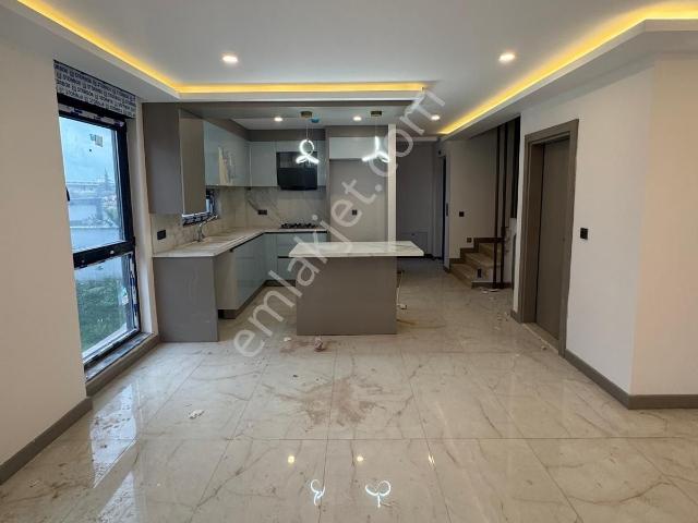Gujan Ceyhan'dan Çıplaklı'da Site İçi 5+1 Trıpleks Villa