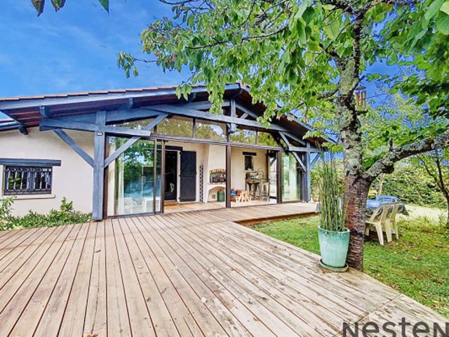 GUJAN LA HUME ! Maison 4 pièces de 93 m2 piscine, garage et dépendances !