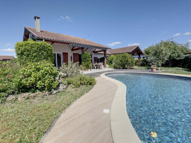 Gujan Mestras, Maison familiale de 155 m2 avec piscine sur une parcelle de 1640 m2 !