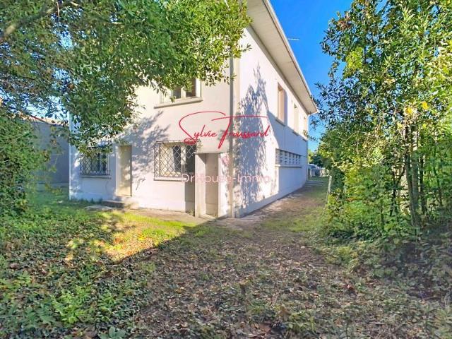 Gujan Mestras / Port de Larros Maison familiale 159m² avec garage à proximité des écoles